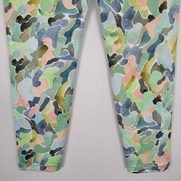 Athleta Girl High Rise Printed Chit Chat Capri Crop Leggings Mosaic Camo Size 16 - Picture 7 of 12